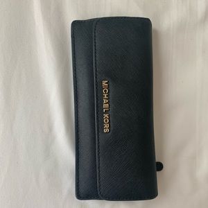 - Michael Kors Wallet